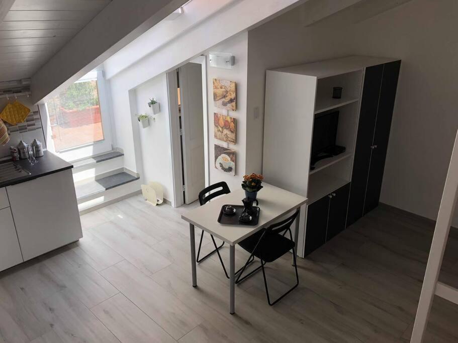 The Sweet Attic Room - De Vivo Realty Meta Di Sorrento Buitenkant foto