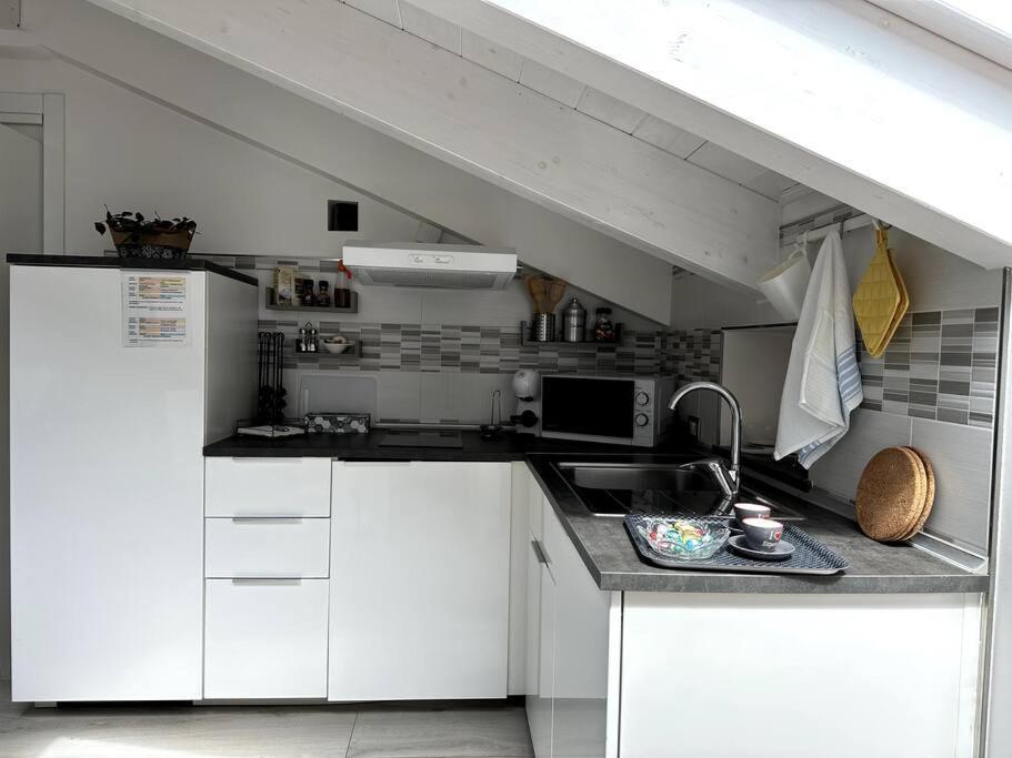 The Sweet Attic Room - De Vivo Realty Meta Di Sorrento Buitenkant foto